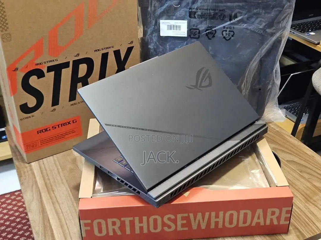 Laptop Asus ROG Strix G16 G614 64GB AMD Ryzen 9 SSD 1T
