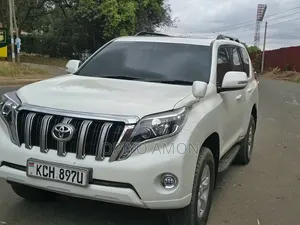 Toyota Land Cruiser 2011 White