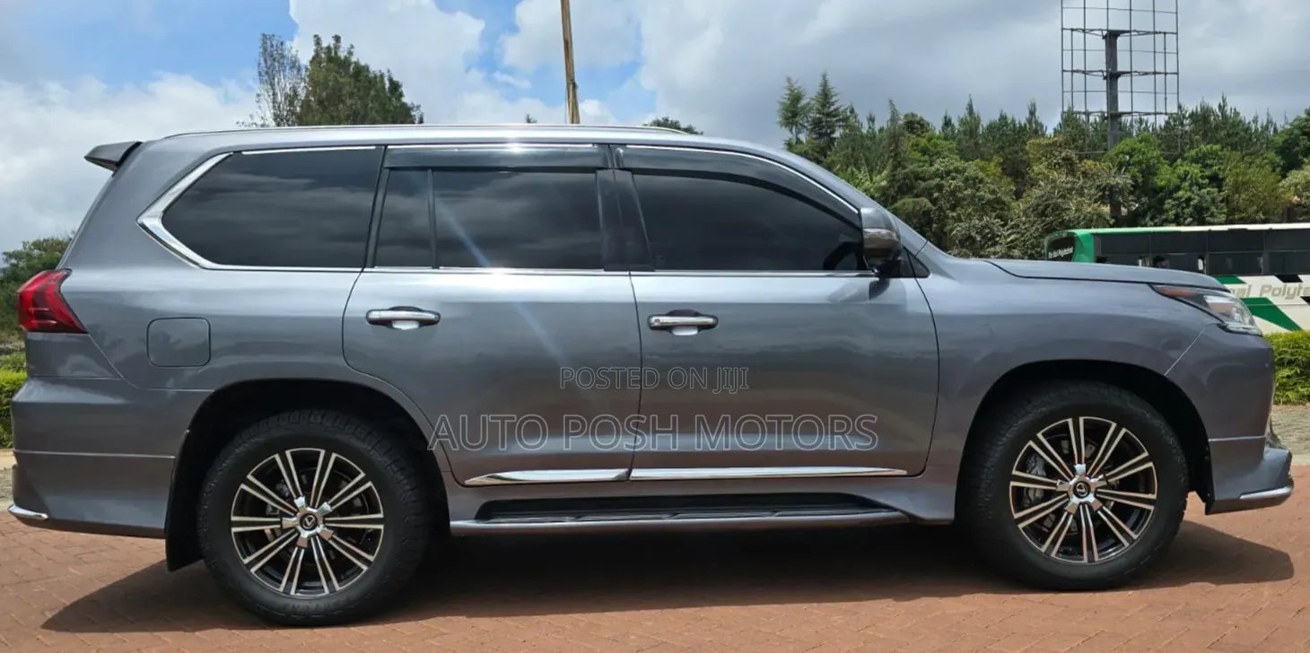 Lexus LX 2016