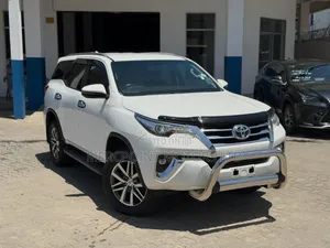 Toyota Fortuner 2019 White