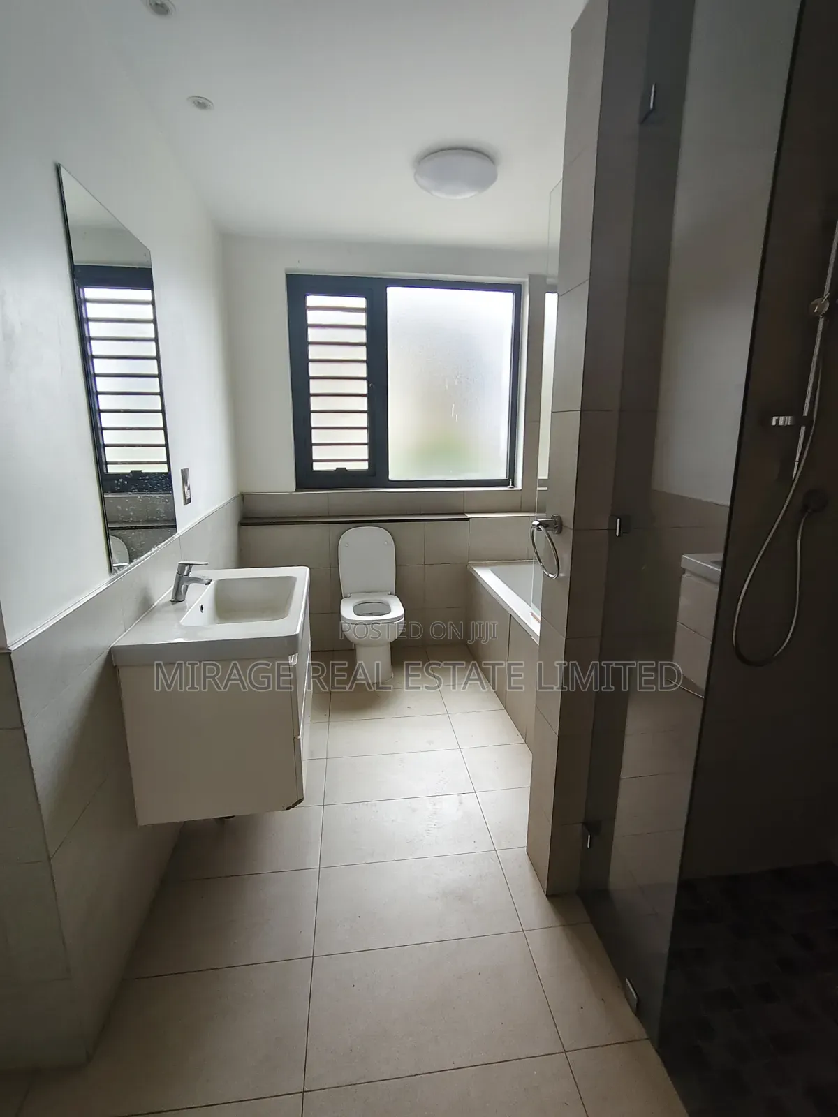 3bdrm Apartment in Roysambu for rent