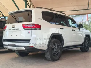 Toyota Land Cruiser 3.3 Diesel 4WD 2022 White