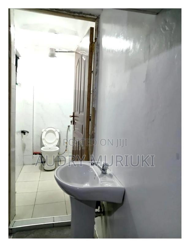 Modern Studio Airbnb TRM Drive Roysambu - thumbnail 4