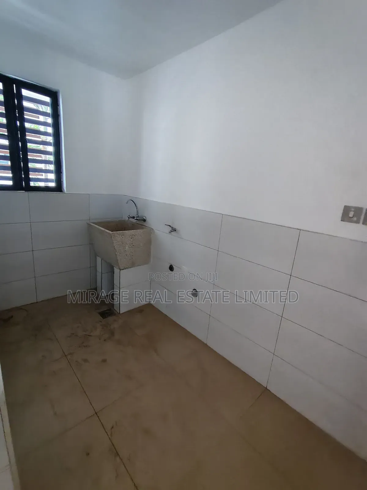 3bdrm Apartment in Roysambu for rent