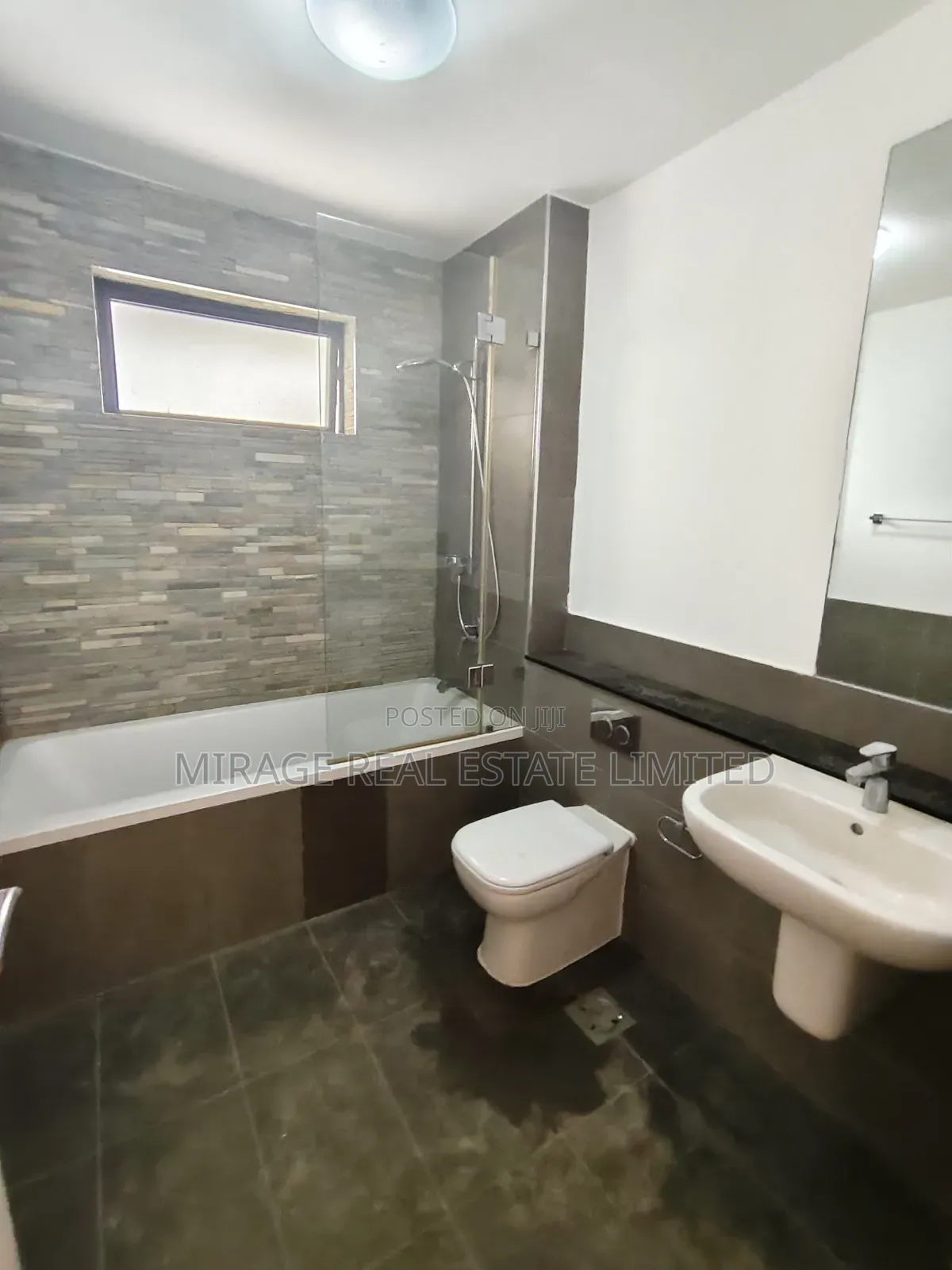 3bdrm Apartment in Roysambu for rent