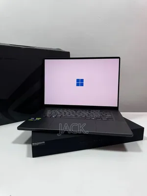 Laptop Asus ROG Zephyrus G16 16GB Intel Core i9 SSD 1T