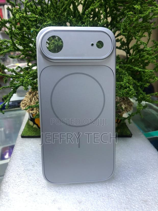iPhone 17 Air "Change Case Magnetic Case Give a Previous iPhone Model - main view
