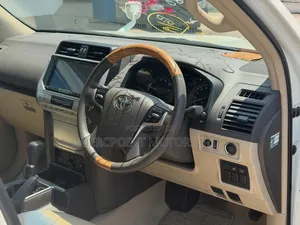 Toyota Land Cruiser Prado 2019 White