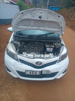 Toyota Vitz 2011 White