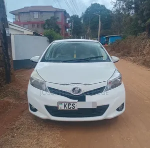 Toyota Vitz 2011 White