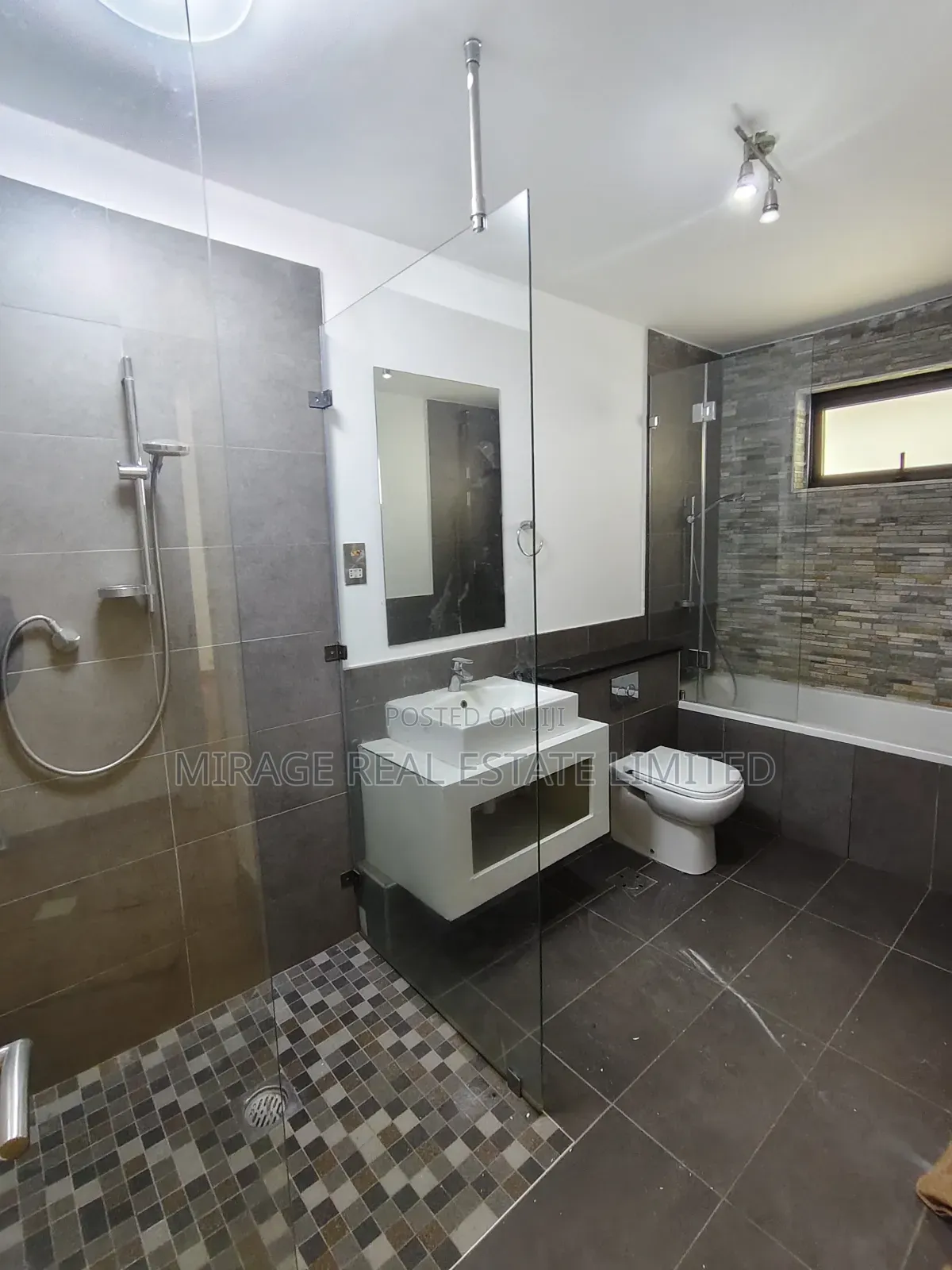 3bdrm Duplex in Roysambu for rent