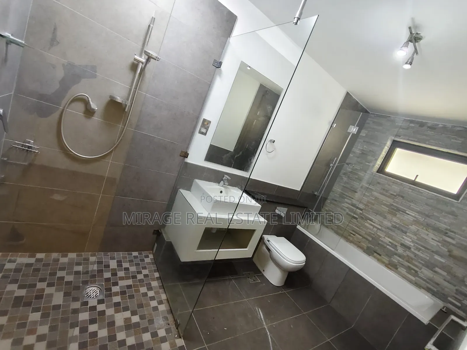 3bdrm Duplex in Roysambu for rent