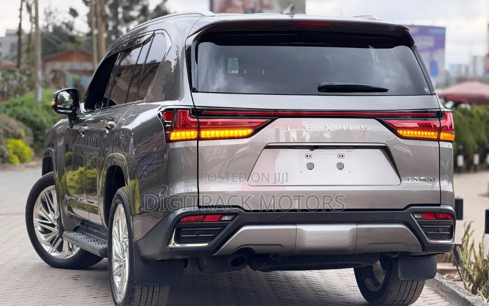 Lexus LX 2022