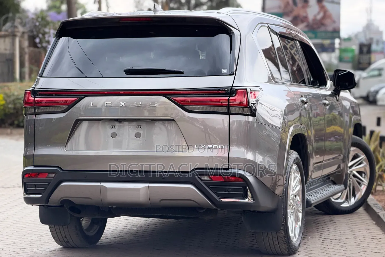 Lexus LX 2022