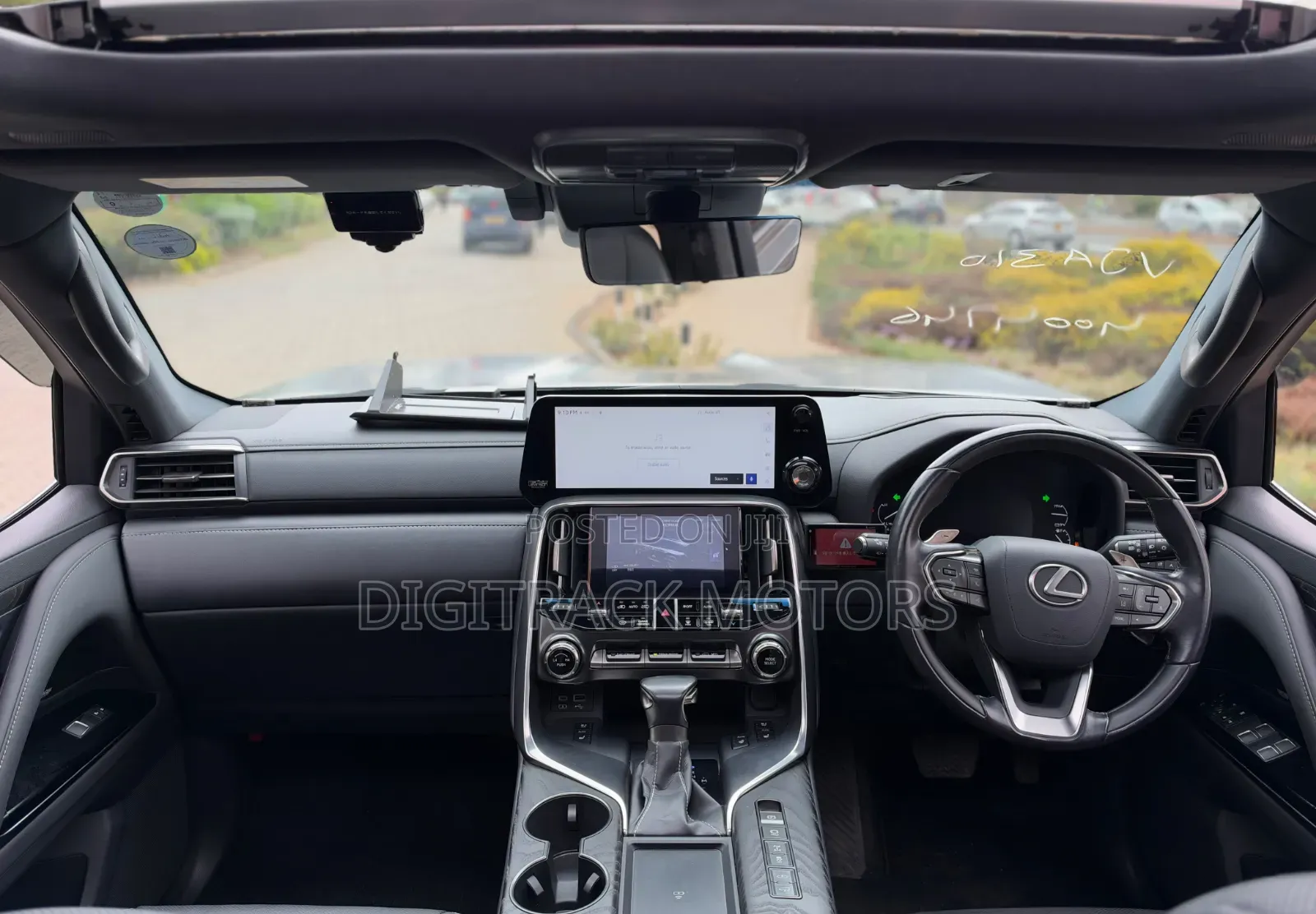 Lexus LX 2022
