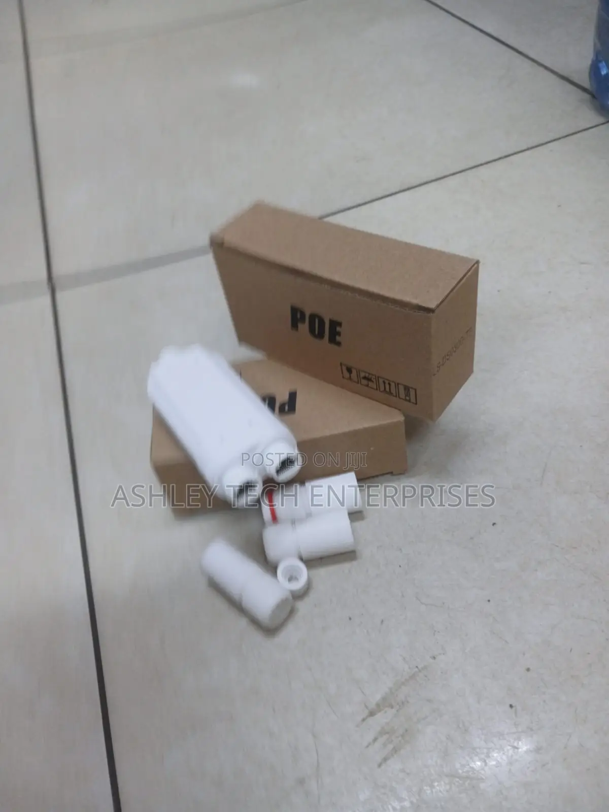 High-Speed 1 IN 2 OUT PoE Splitter – Efficient Networking