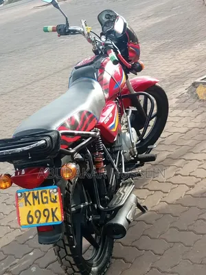 Bajaj Boxer 2025 Red
