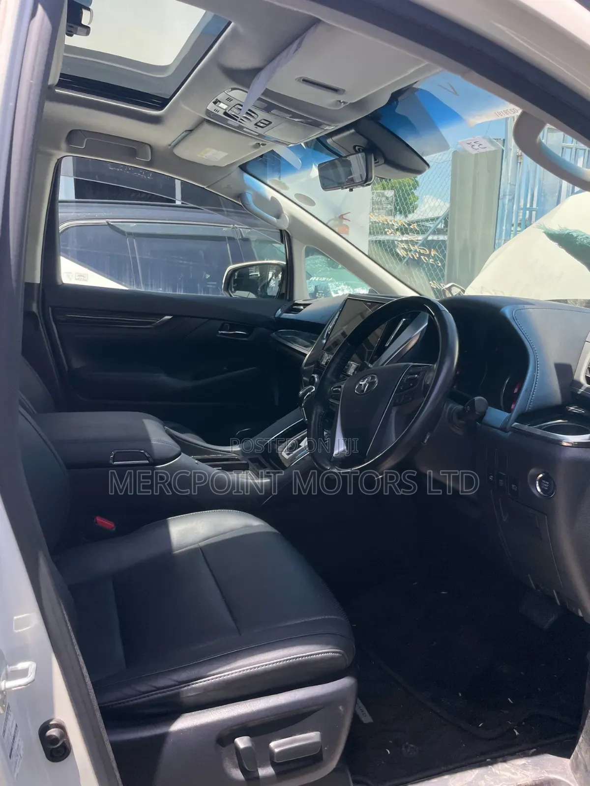 Toyota Alphard 2019 Off white