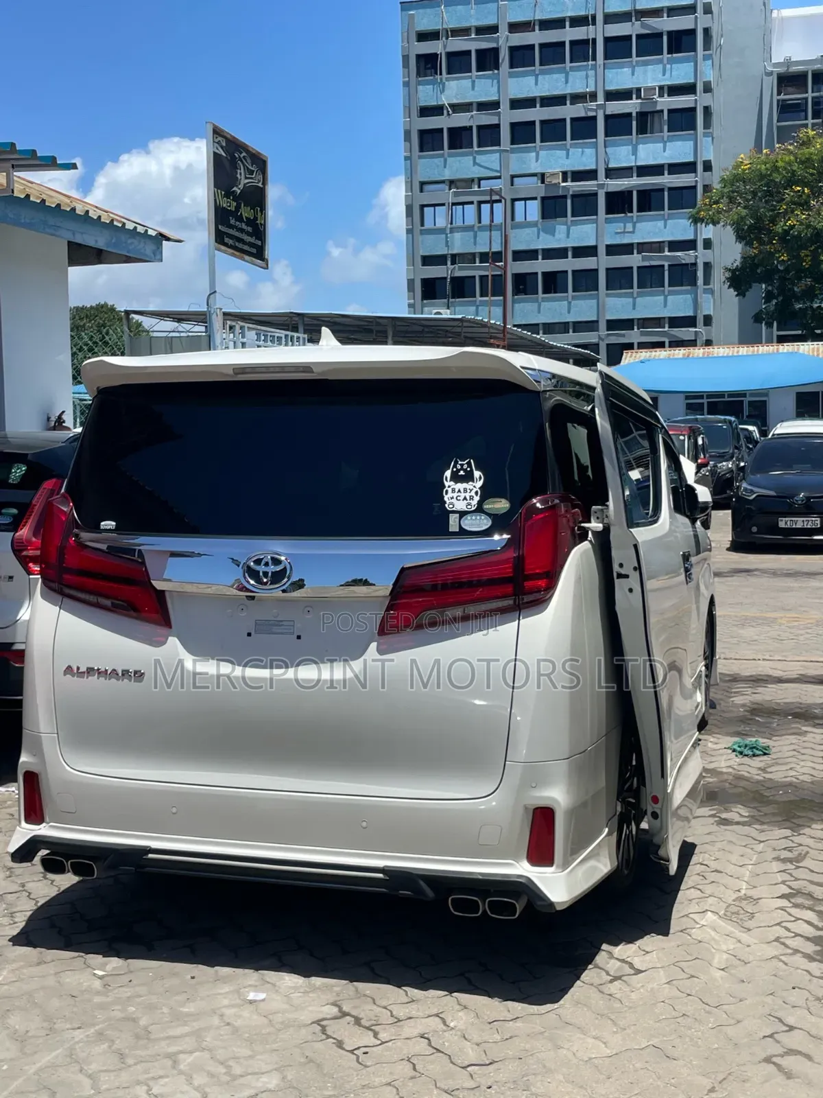 Toyota Alphard 2019 Off white