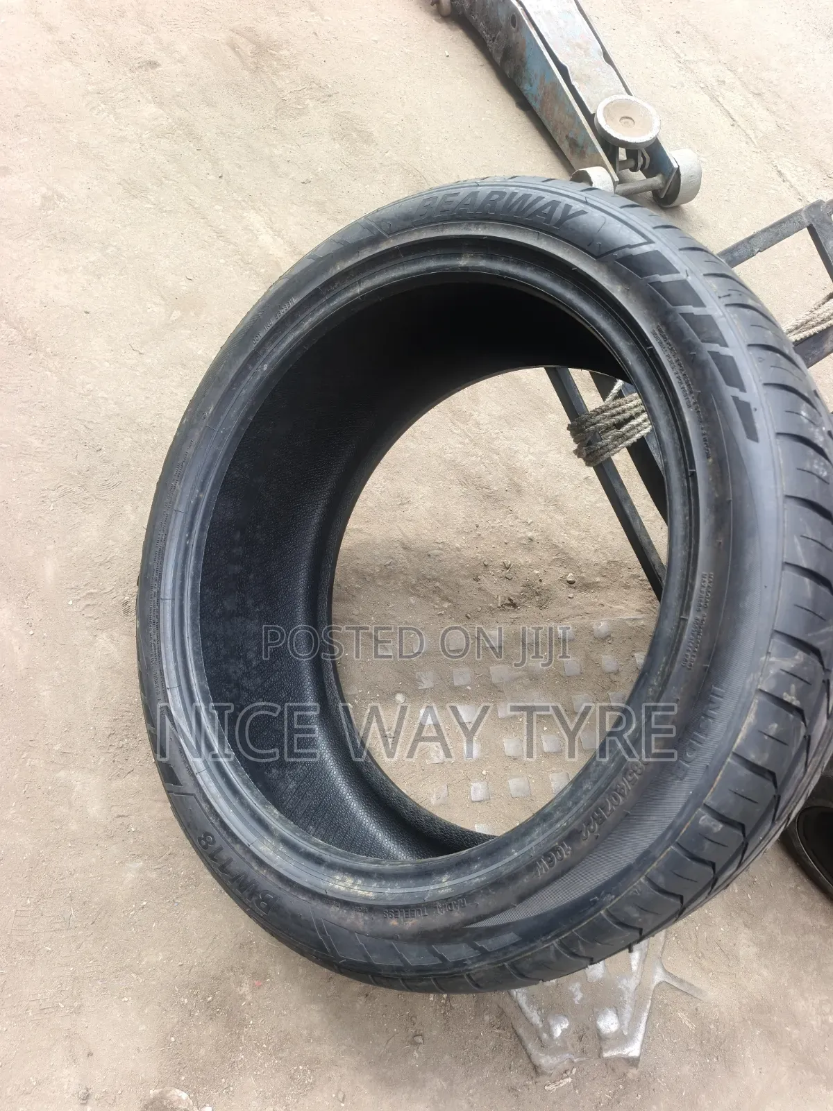 285/40r22 Bearway