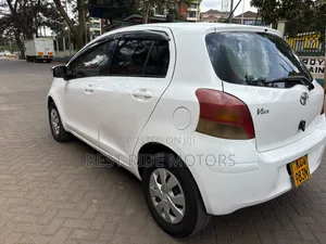 Toyota Vitz 2010 White