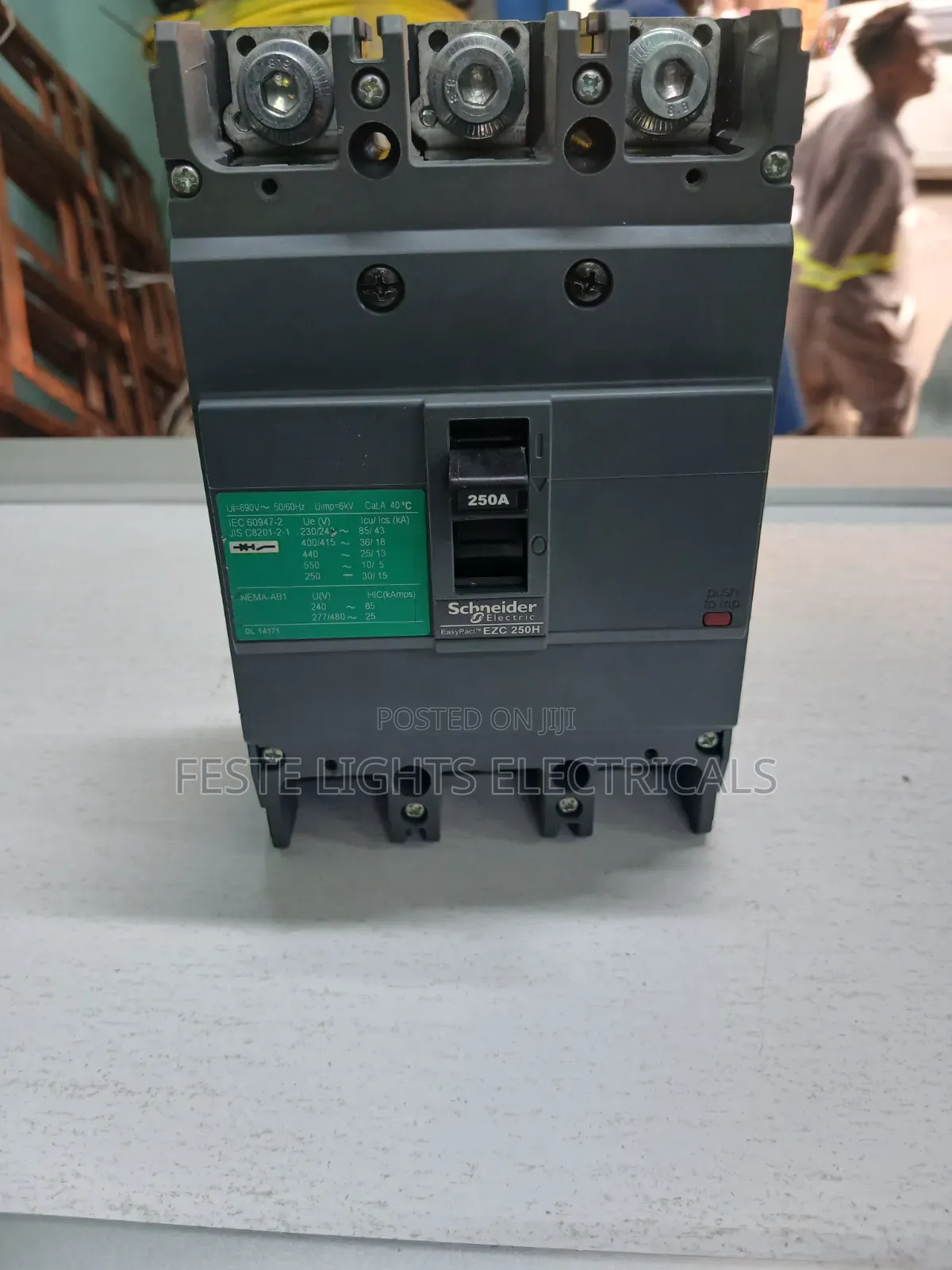 McCb Breaker