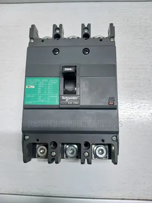 McCb Breaker