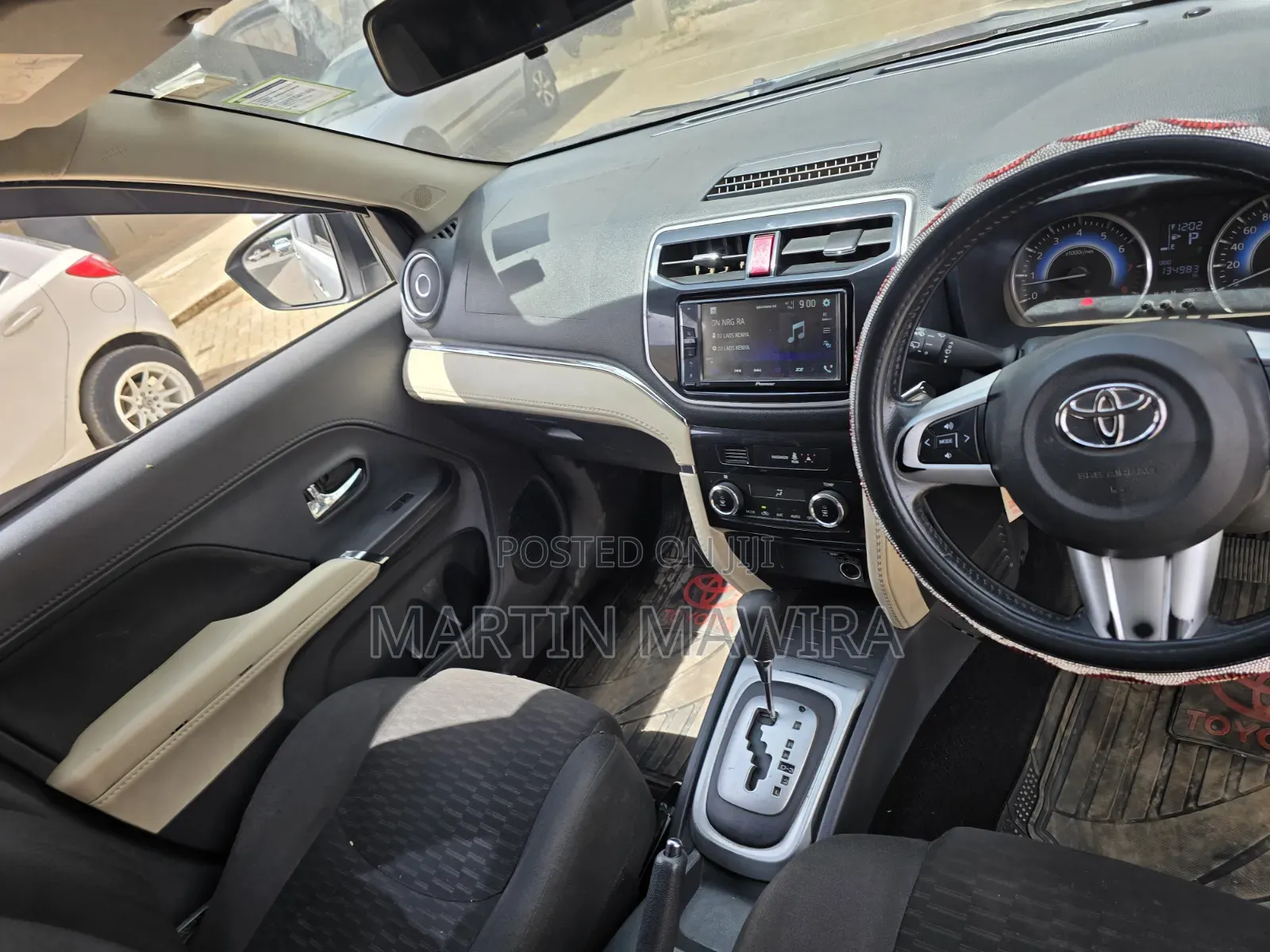 Toyota Rush 2021 Silver