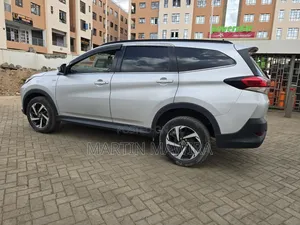 Toyota Rush 2021 Silver