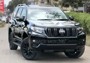 Toyota Land Cruiser Prado 2023 Black