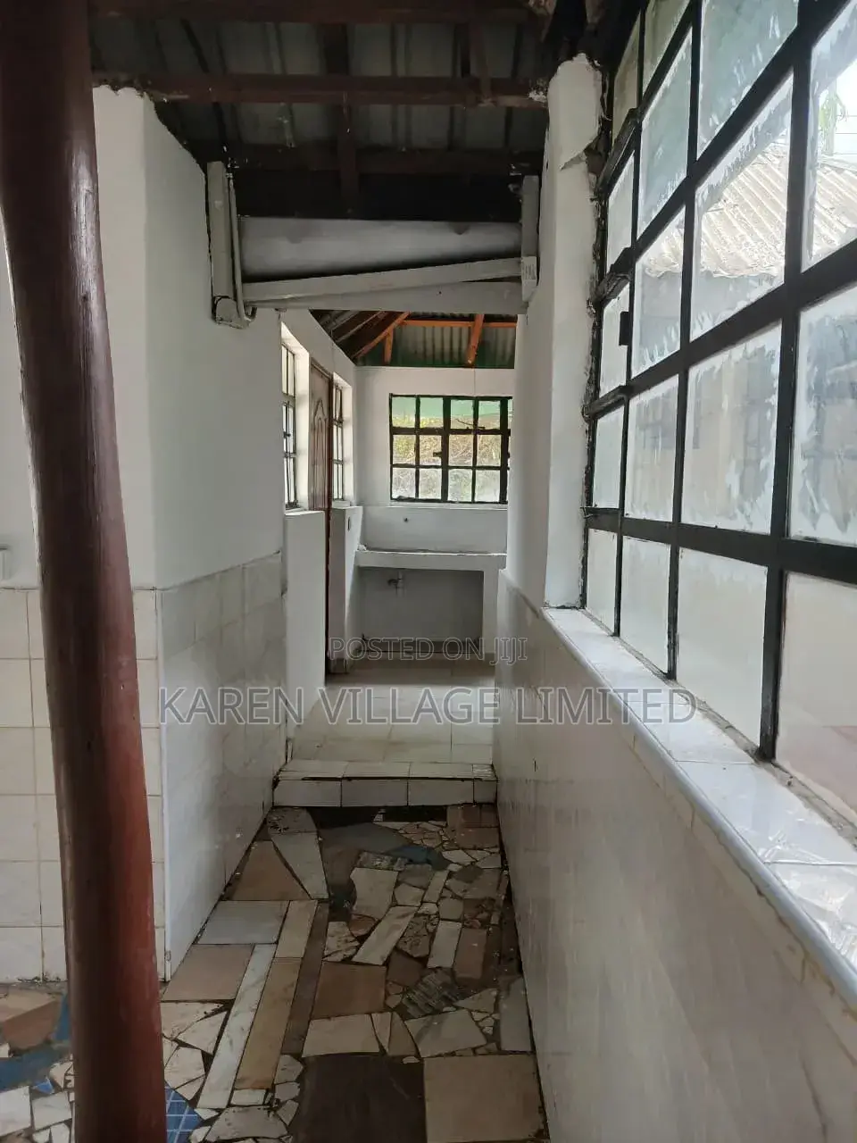 Space Vacant :Unit C