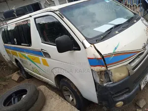 Toyota HiAce 2009 White