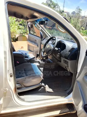 Toyota Hilux 2008 White