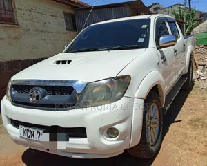 Toyota Hilux 2008 White
