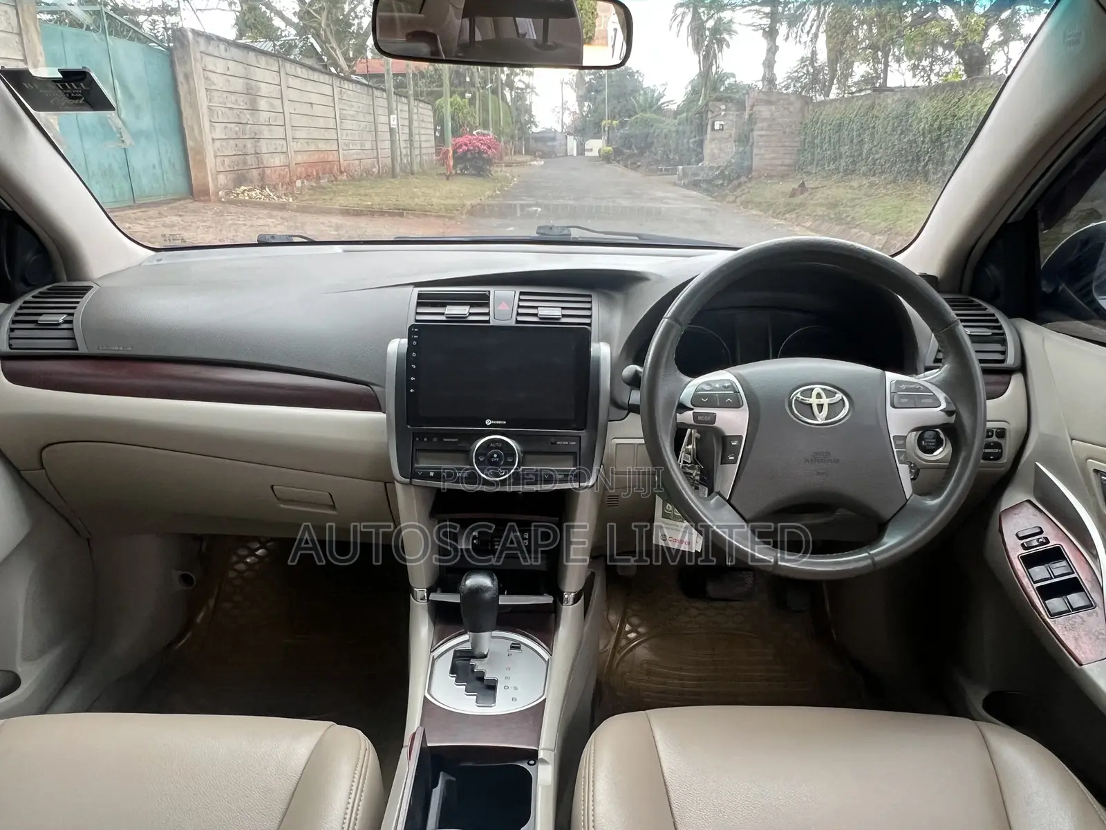 Toyota Premio 2012 Silver