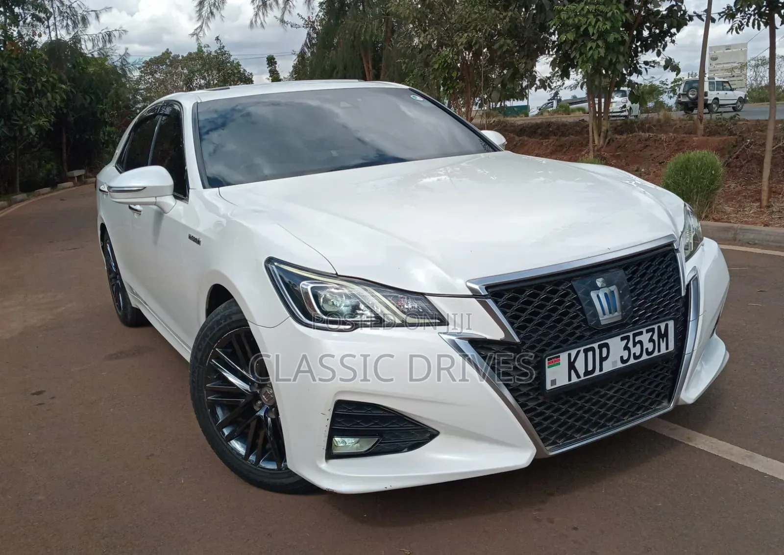Toyota Crown 2017 White