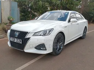 Toyota Crown 2017 White