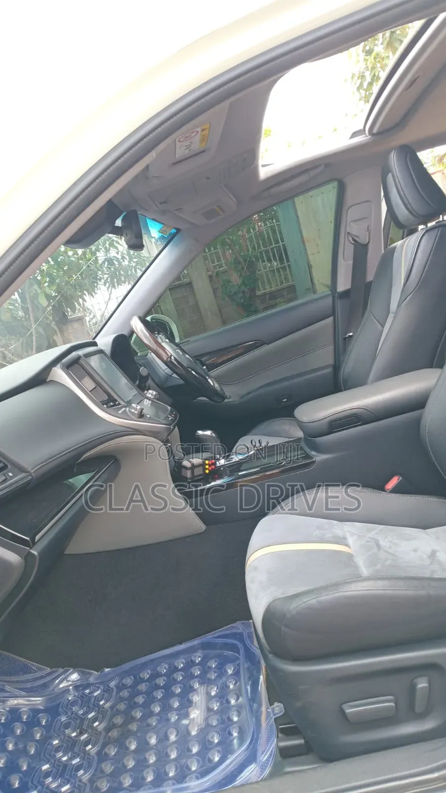Toyota Crown 2017 White
