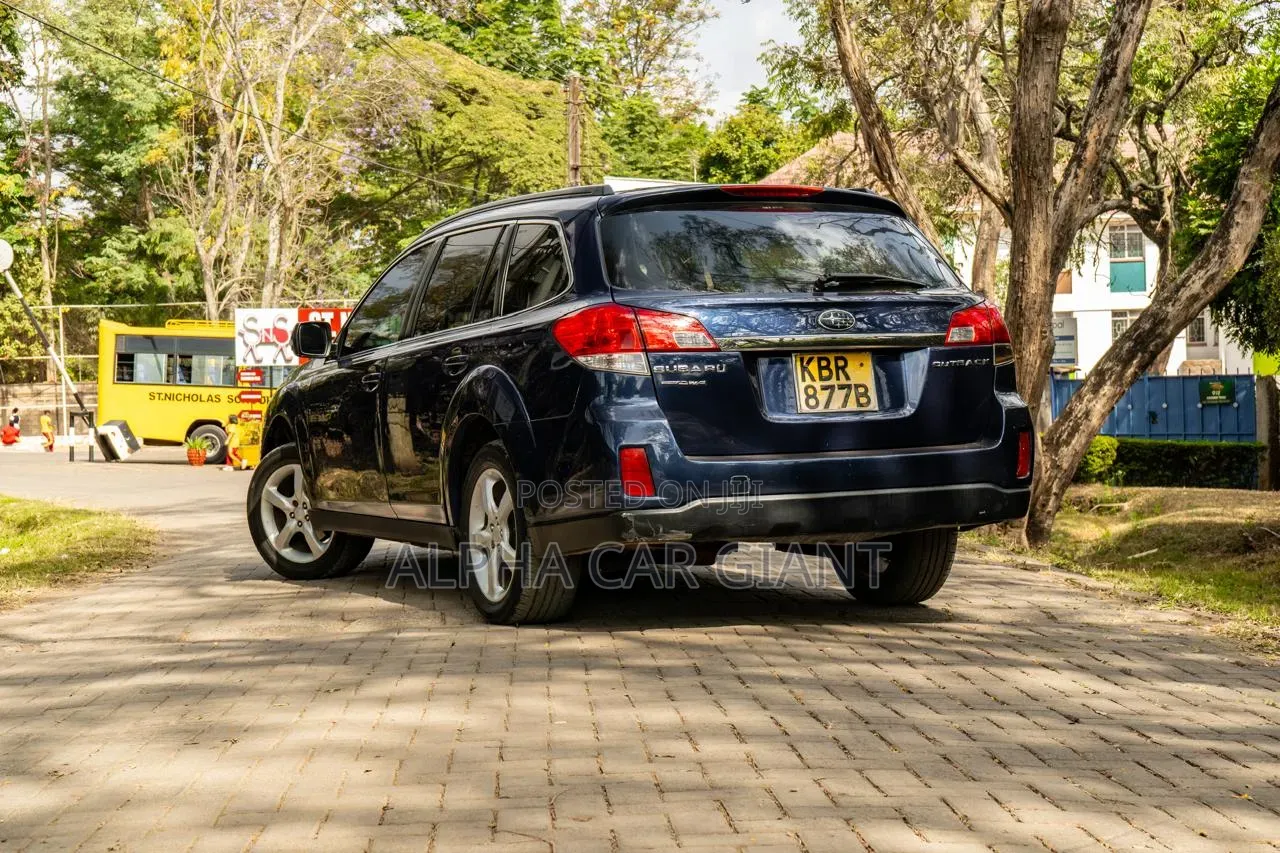 Subaru Outback 2.5i 2011 Blue