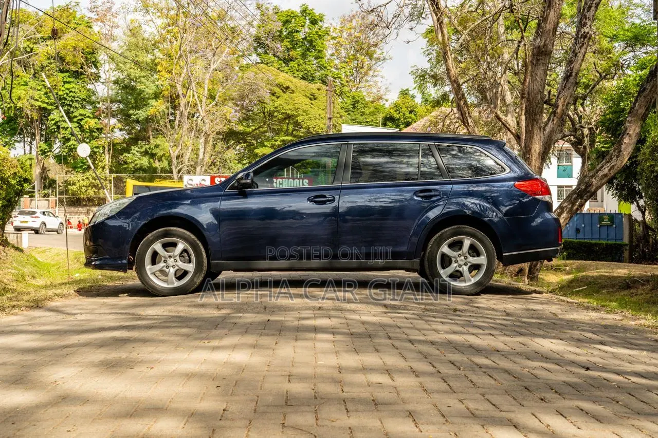 Subaru Outback 2.5i 2011 Blue