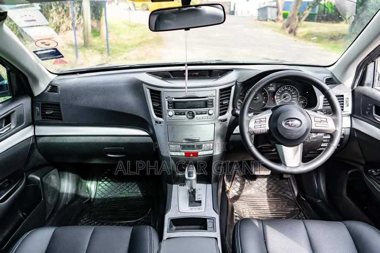 Subaru Outback 2.5i 2011 Blue