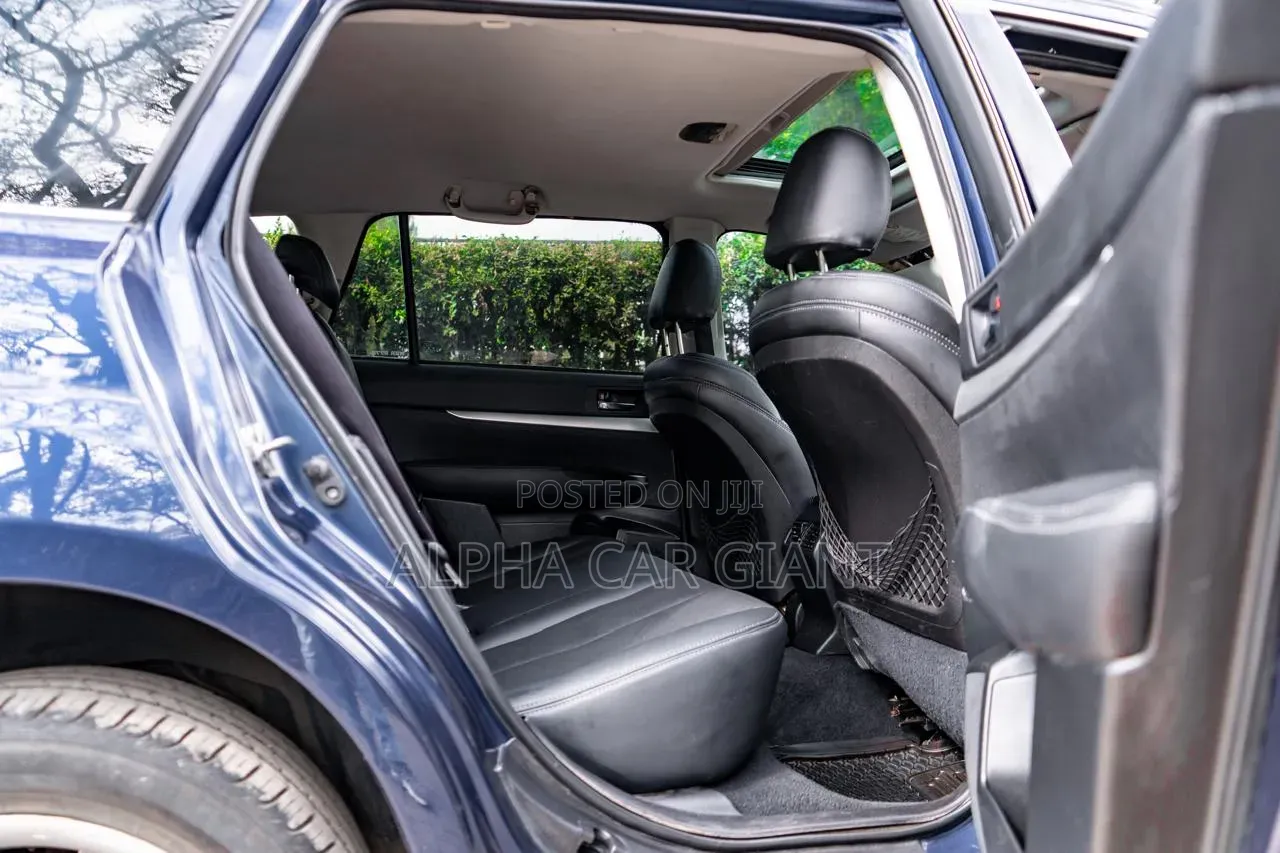 Subaru Outback 2.5i 2011 Blue