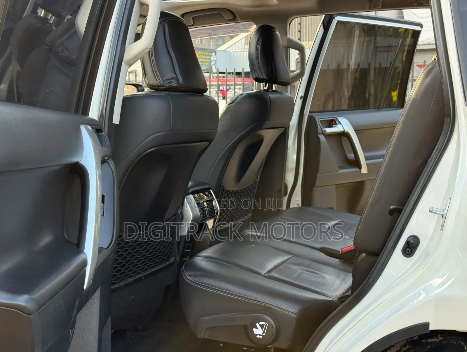 Toyota Land Cruiser 2019 White