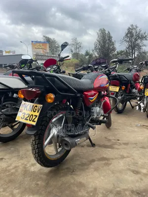 Bajaj Boxer 125 2025 Red