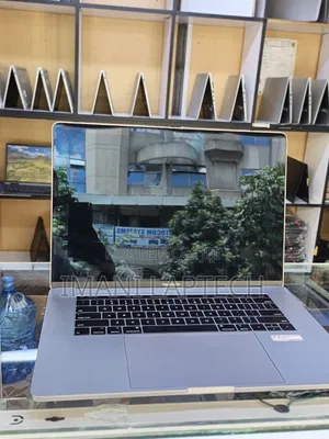 Laptop Apple MacBook Pro 2018 16GB Intel Core i7 SSD 512GB