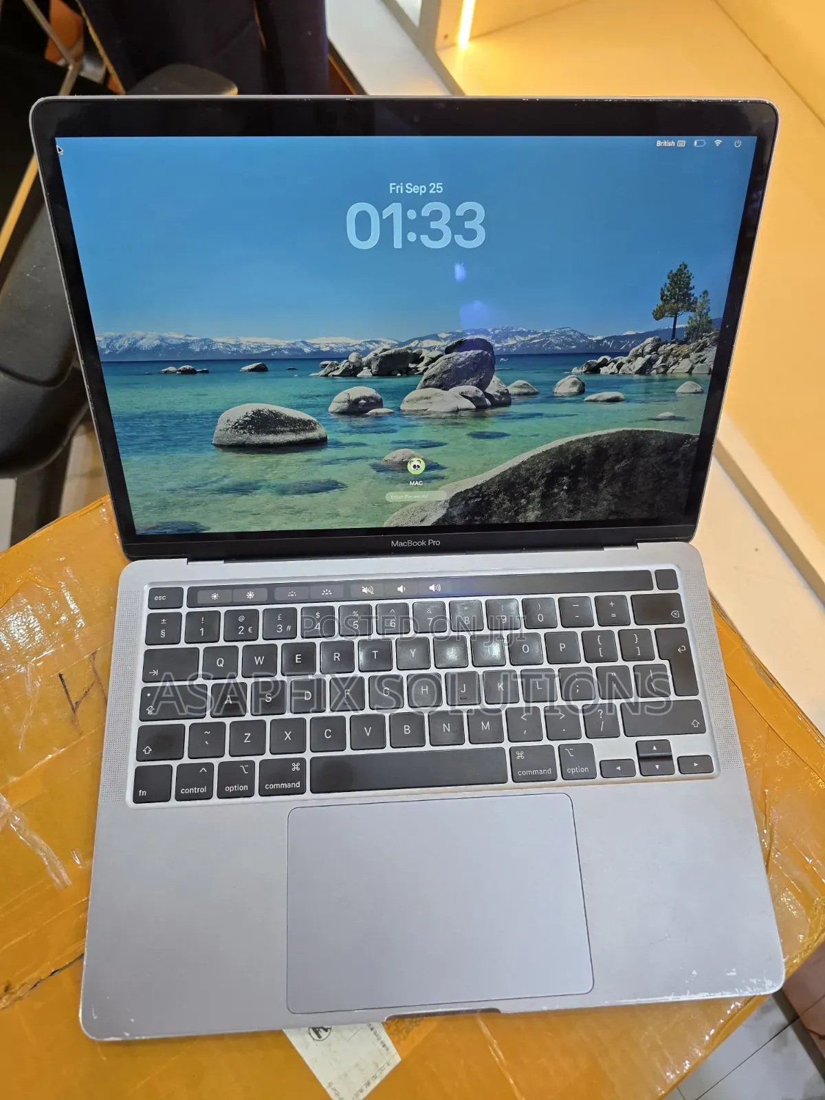 Laptop Apple MacBook Pro 2020 16GB Intel Core i7 SSD 512GB