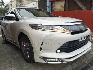 Toyota Harrier 2019 Off white