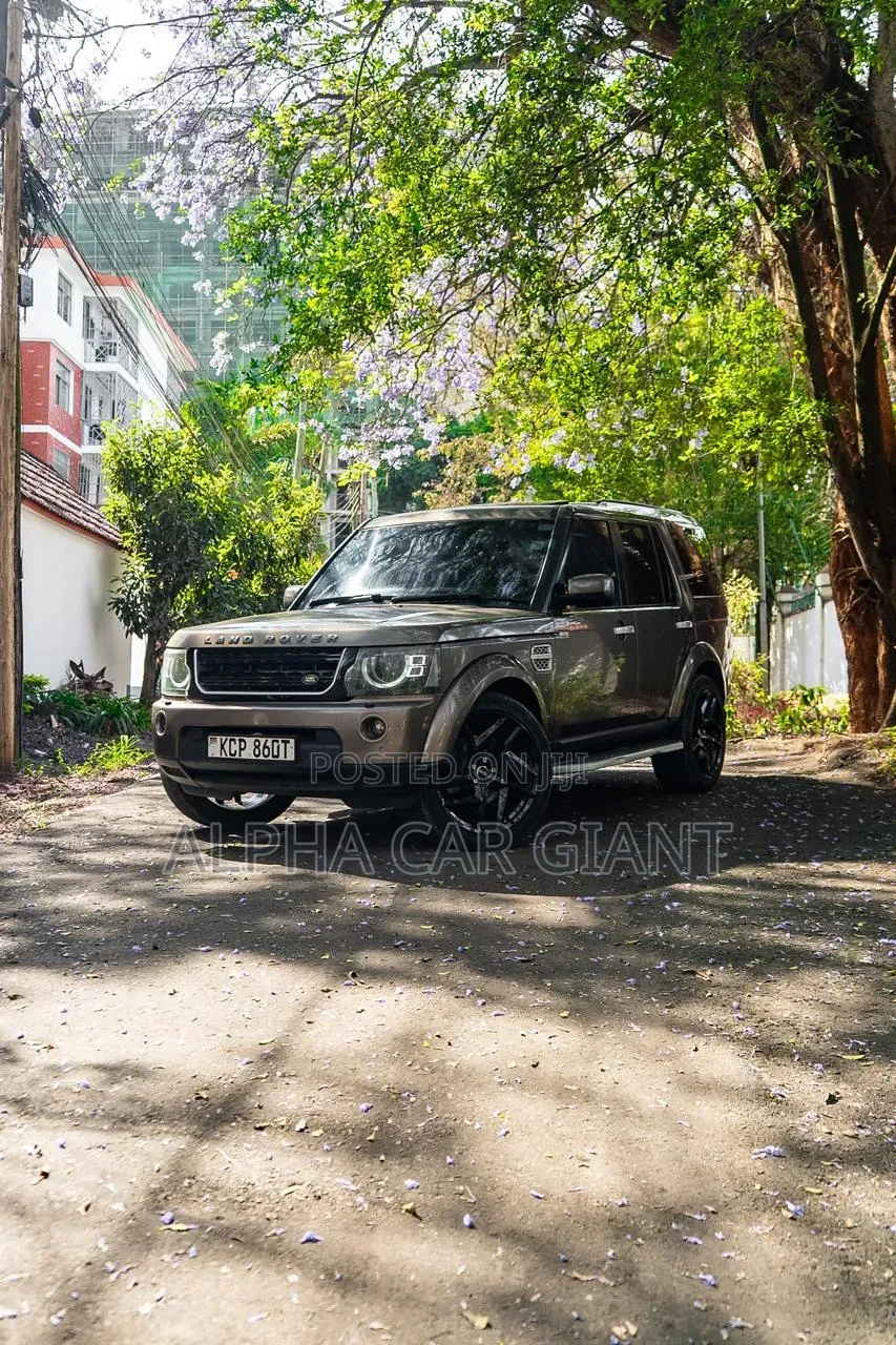 Land Rover Discovery 2012 Brown
