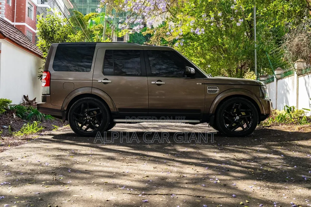 Land Rover Discovery 2012 Brown