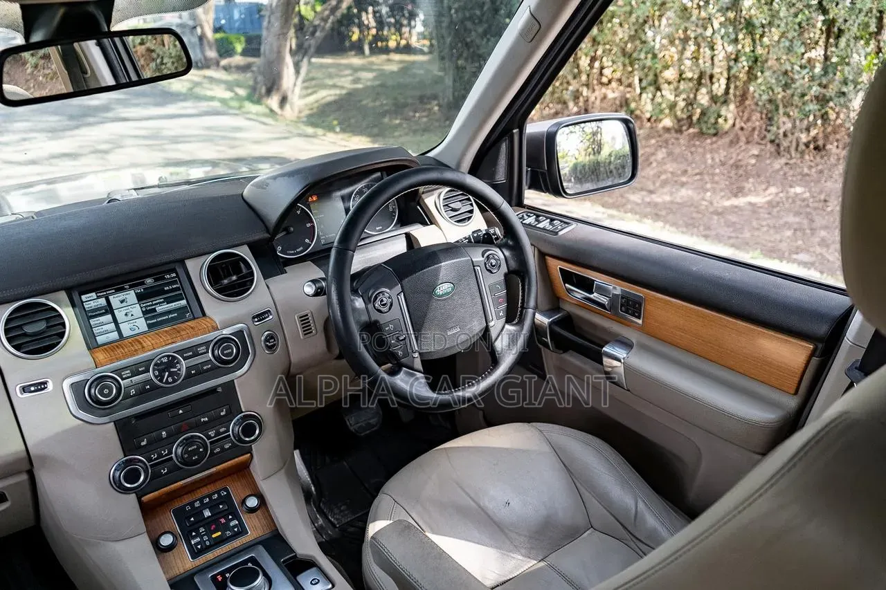 Land Rover Discovery 2012 Brown